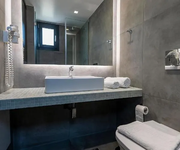 Theatraki 2* העיירה קוס