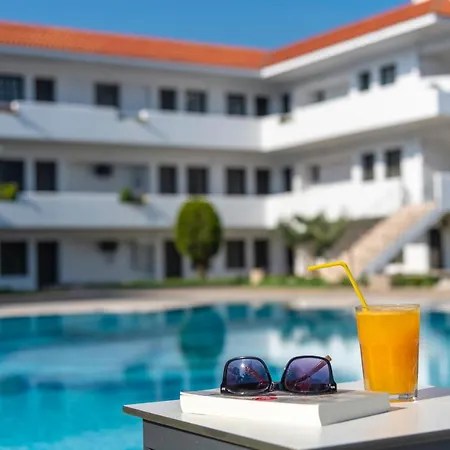 Theatraki Apartmanhotel 2*