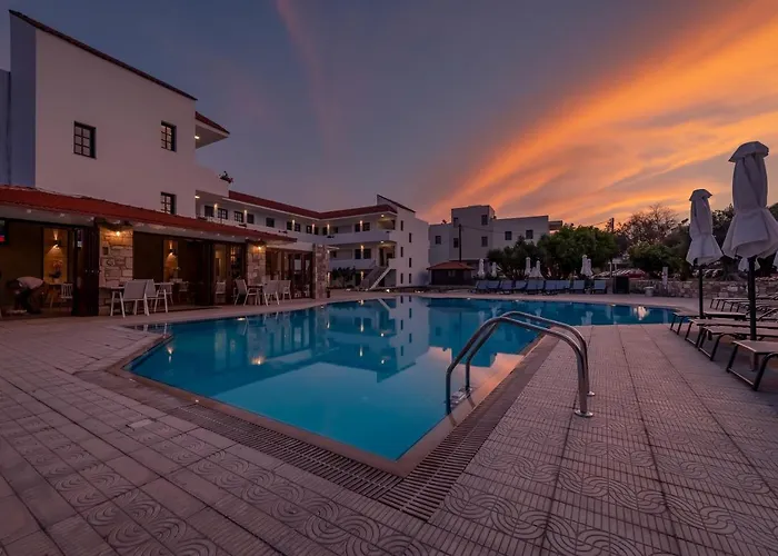 Theatraki Hotel apartamentowy 2*