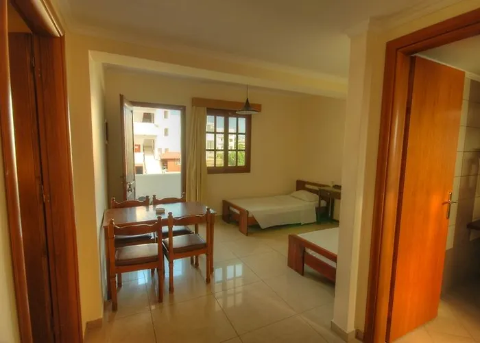 Aparthotel Theatraki